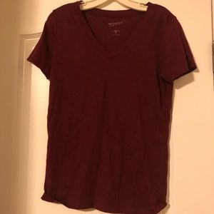 Maroon tee shirt